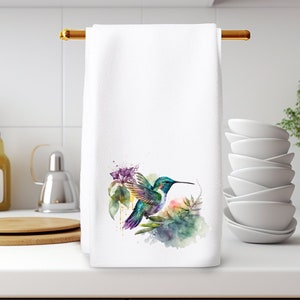 Hummingbird Hand Towel, Watercolor Hummingbird, Bathroom Hand Towel, Hummingbird Bath Decor, Luxury Guest Towel, Elegant Hand Towel