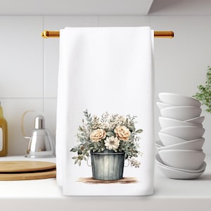 Floral Hand Towel, Farmhouse Style Decor, Floral Bath Decor, Luxury Guest Towel, Elegant Bath Decor, Spa-Like Softness, Powder Room Towel