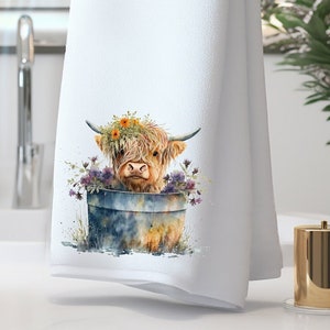 Luxury Highland Cow Bath or Hand Towel, Floral Washtub Design, Sophisticated Bathroom Decor, Unique Housewarming Gift, Home Spa Towels