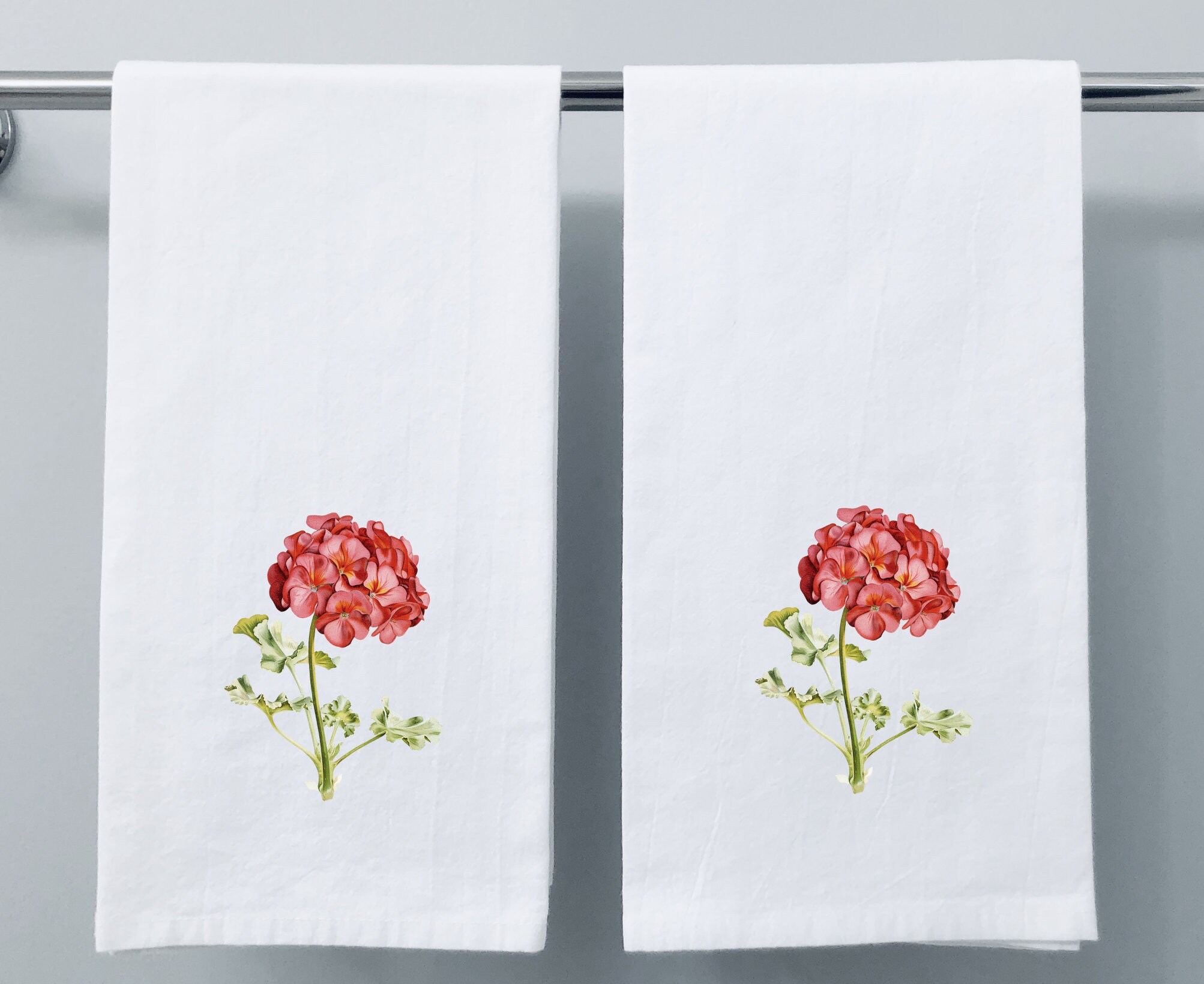Red Flower Hand Towel Set Geranium Towels Guest Bath Towels Etsy