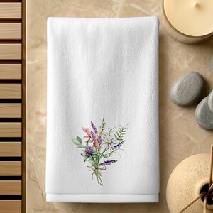 Wildflower Fingertip Towel, Floral Guest Bath Decor, Botanical Powder Room Linen image 3
