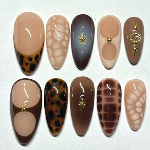 Elegant Brown Press On Nails, Minimalist Gold Charm on Fake Nails, Tortoiseshell Press On Nails, Glossy Brown Gradient Nail Art, Brown Nails