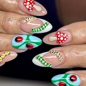 3D Ladybug & Mushroom Press On Nails, Cute Nature Bug Nail Art, Whimsical Garden Nails, Nature Inspired Press On Nails, Ladybugs nails
