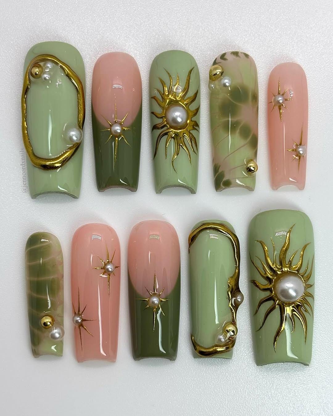 Nail Art in Sage Green Magic
