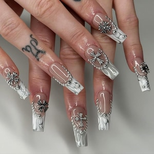 Elegant Gothic Press On Nails, Gothic Nails, Goth Press ons, Handmade Gothic Press On Nails, Y2k Nails, Gothic Cross Design on Fake Nails