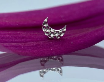 Hammered Moon 14k White Gold from Junipurr threadless piece with labret