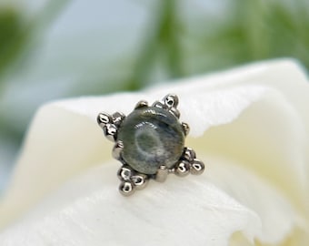 Genuine Labradorite 4mm Zia from ANATOMETAL 18k White Gold Threadless Jewelry, perfect for Helix, Conch, Lobe, Flat & More
