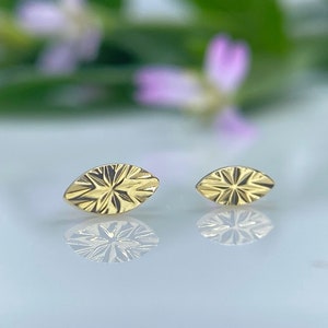 JUNIPURR レーザー マーキス 14kt イエロー ゴールド ヘリックス、ノーストリル、トラガス、フラット、ローブ、フォワード ヘリックス ピアス用