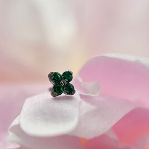 NeoMetal Emerald CZ Forte - Titanium Threadless Jewelry, perfect for Tragus, Helix, Conch, Lobe & More