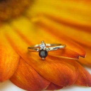 Black & Clear CZ Twisted Seam Ring from Mushroom Jewelry 14K Yellow Gold perfect for Helix, Nose, Tragus, Rook, Lobe + More piercings 7mm