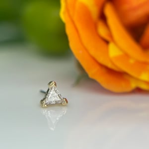 Buddha Jewelry Organics - Trillion - 14kt Yellow Gold & Swarovski crystals. Threadless end for Flat, Tragus, Conch piercings + more