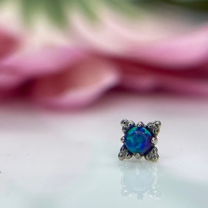 Anatometal Zia 18 kt witgoud met blauwgroene opaal, draadloze sieraden, perfect voor helix, schelp, lob, plat en meer