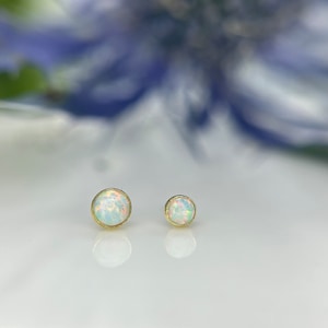 Cabochon Opal from Neometal 18K Yellow Gold Threadless Jewelry, perfect for Helix, Nostril, Conch, Lobe, Flat & More