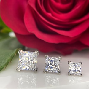 Joyería de titanio sin rosca con circonitas cúbicas cuadradas de corte princesa NeoMetal, perfecta para hélice, caracola, lóbulo y más