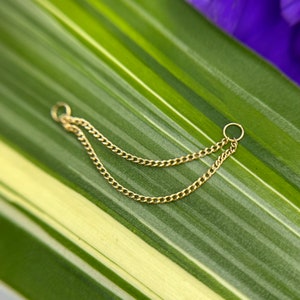 Doppia catena in oro giallo massiccio 14kt per anelli o labretti, per elica, lobo, conchiglia. Narice e altri piercing