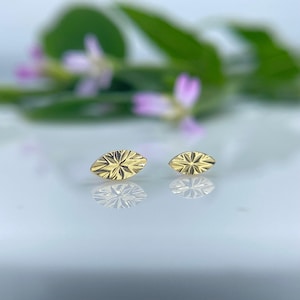 JUNIPURR Laser Marquise en oro amarillo de 14 kt para piercings en hélix, fosa nasal, trago, plano, lóbulo y hélix delantero