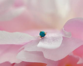 14k Yellow Gold 2.3mm Turquoise Thrice from Body Gems suitable for Flat, Conch, Nostril, Tragus & Forward Helix piercings