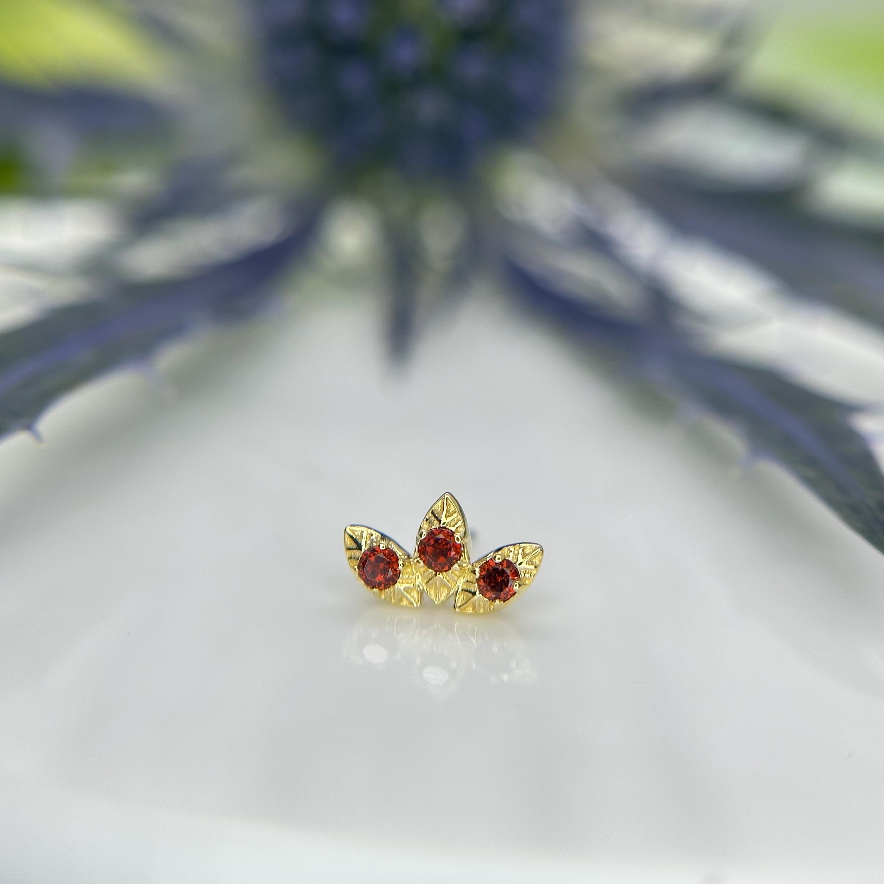 Nobel Fan - Genuine Garnet - Anatometal 18k Yellow Gold - Threadless end - Conch, Flat, Nostril, Lobe piercings