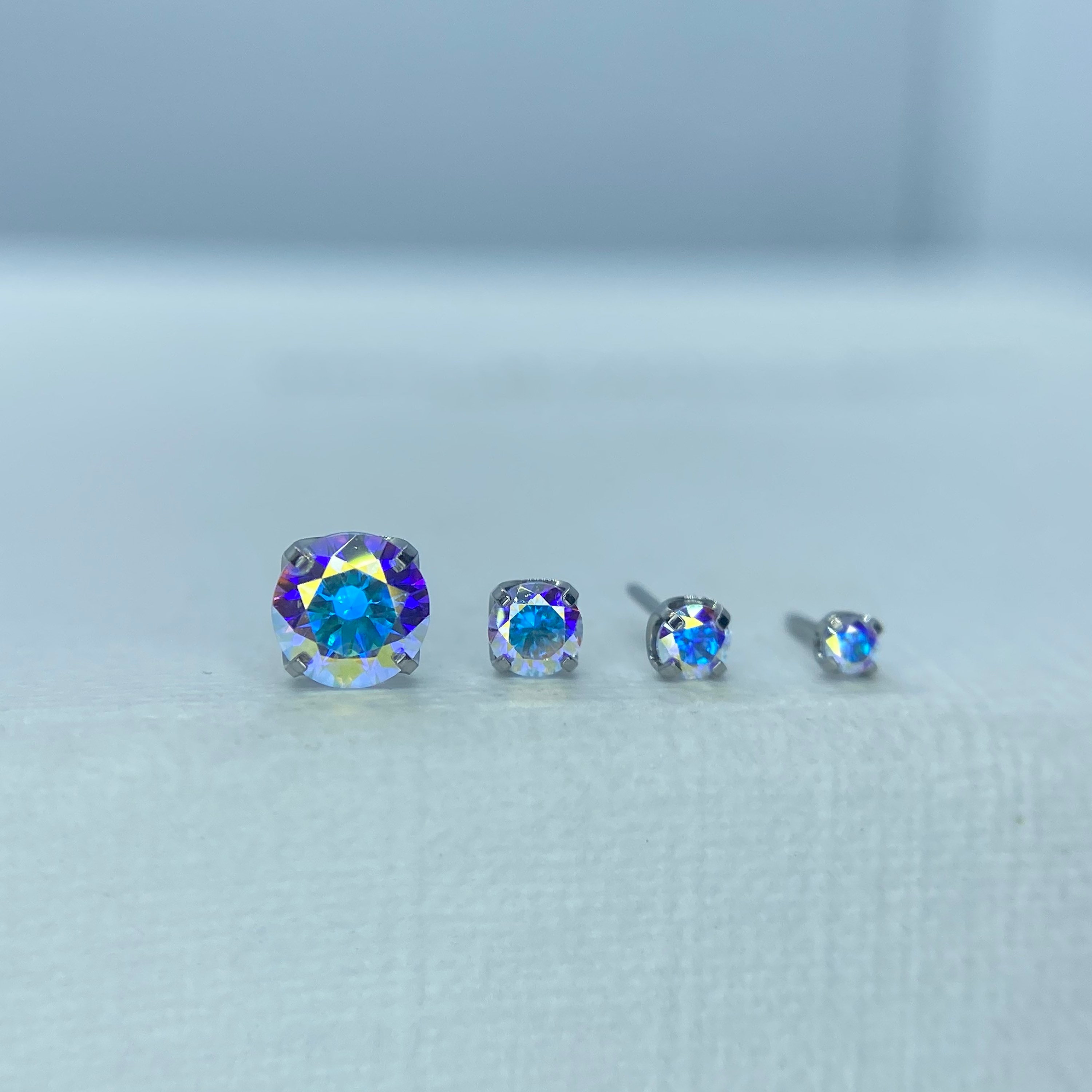 Neometal Titanium Prong Set Aurora Borealis Cz Threadless
