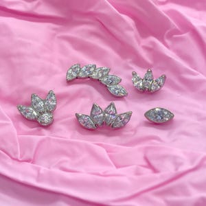 Extremos de titanio con forma de marquesa y cristal, rosca interna de 1,2 mm, para perforaciones en trago, hélix, caracola, planas y mucho más.