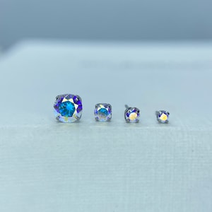 Set di punte in titanio NeoMetal Aurora Borealis con zirconi cubici, gioielli senza fili, perfetti per elica, narice, conca, lobo, piatto e altro ancora.