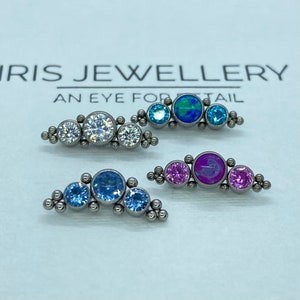 Crystal & Opal Titanium Cluster 1.2mm 16g in a choice of colours, perfect for Christmas Gift. Would suit Helix, Conch, Flat piercings.