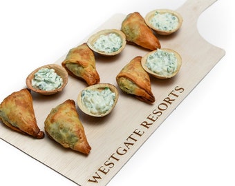 Tabla de quesos con logotipo impreso personalizado: ¡Bandeja de charcutería personalizada!