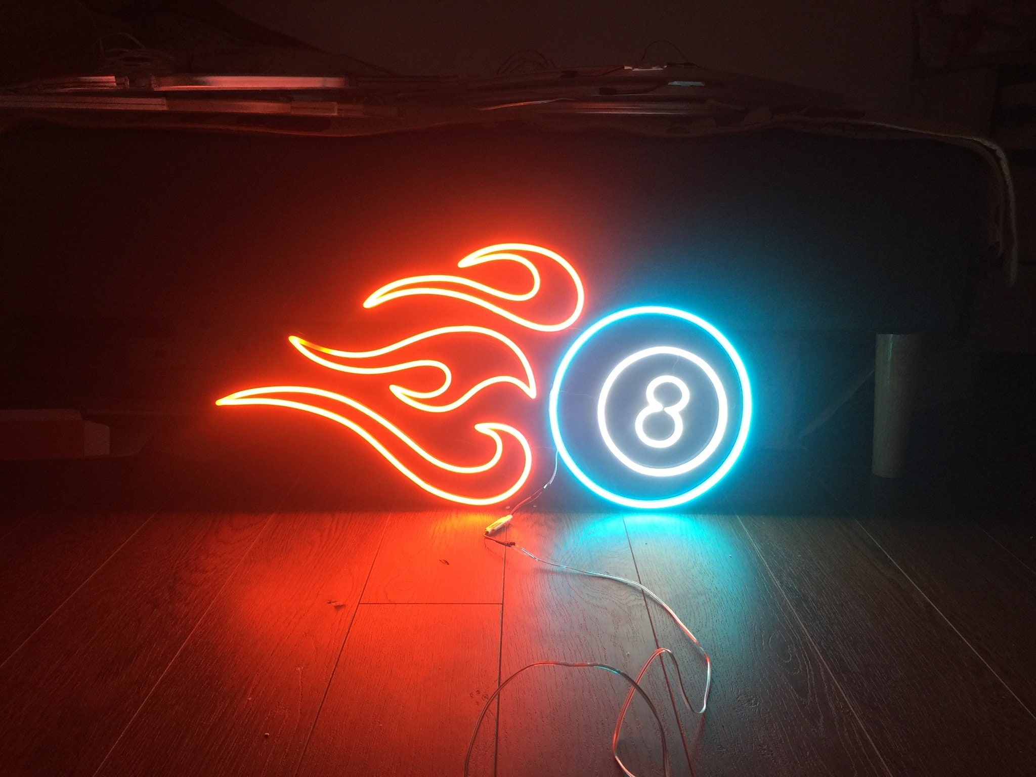 Biển đèn Neon tùy chỉnh Billiard Pool 8 Ball Neon Sign mang đến không khí và phong cách riêng biệt cho không gian của bạn. Với sáng tạo và tinh tế, bạn sẽ được sở hữu một sản phẩm mang tính thẩm mỹ cao, nhấn mạnh đẳng cấp và sự chuyên nghiệp của mình.