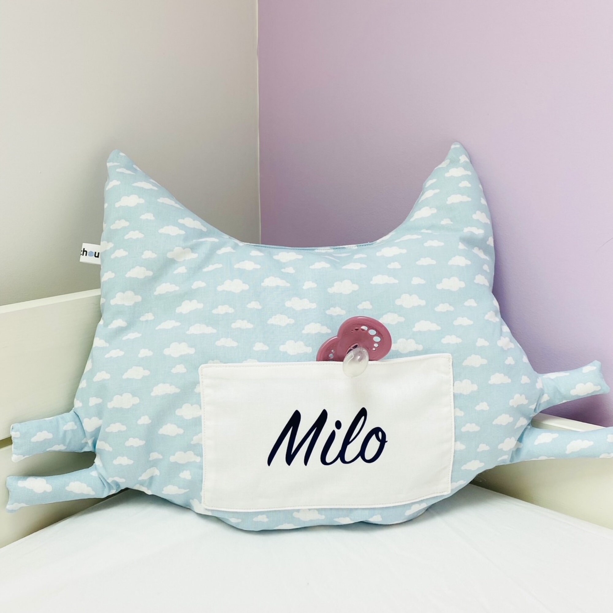 Le Coussin Range Tétine et ou Doudou Personnalisable Est Aussi Un de Décoration en Forme Chat