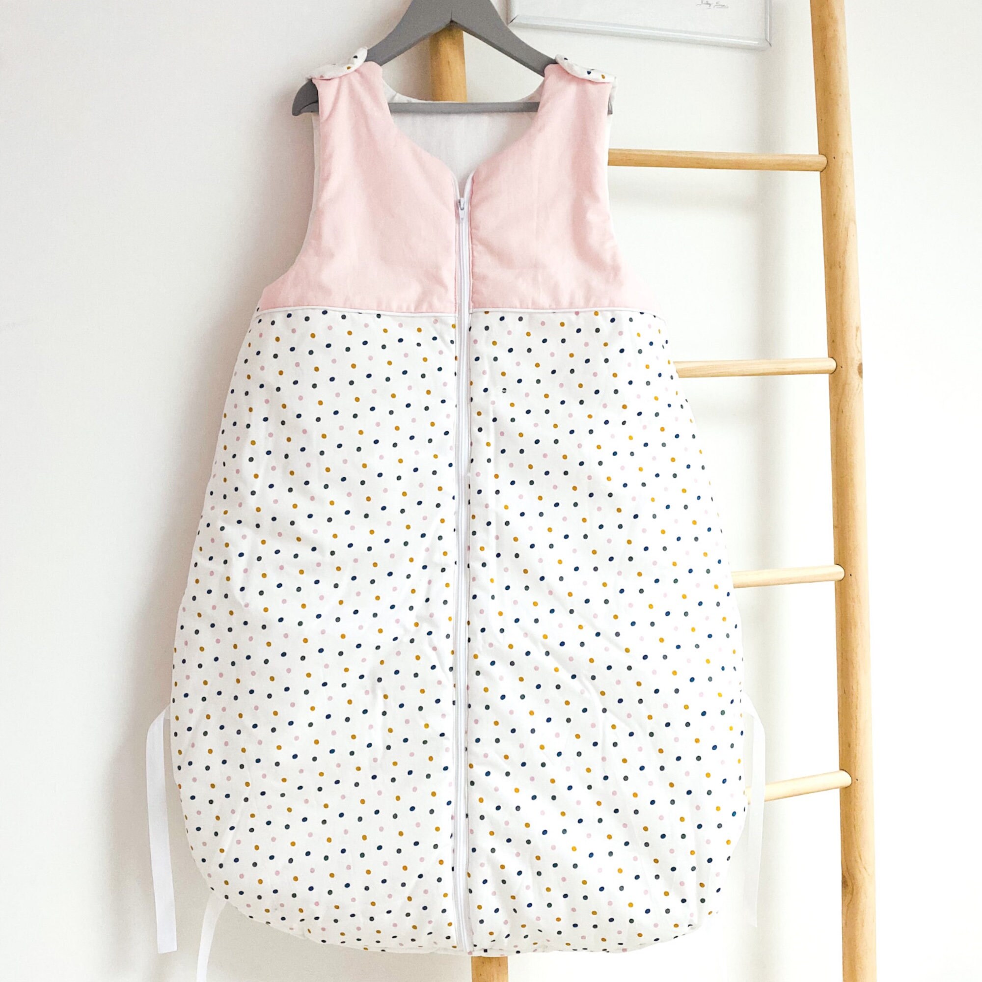 Gigoteuse Ouverture Ventrale Fait Main avec Des Rubans sur Les Côtés Pour La Déplier ou Replier