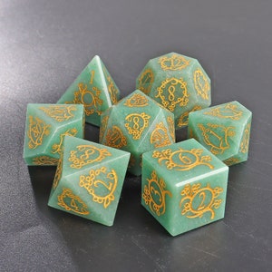 Natural Green Jade DnD Dice Set |Natual Stone Gift For Dnd| Garden Vineman Carving Dnd Tabletop Gaming RPG DND Role Polyhedra Gming Dice Set