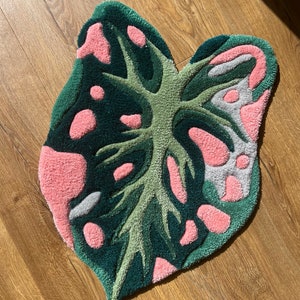 Plant leaf tufted rug, Handmade, Home Decor