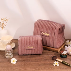 Trousse de toilette en velours, trousse de maquillage de voyage pour femme, proposition de demoiselle d'honneur personnalisée, pochette de trousse à maquillage, Idées cadeaux de demoiselle d'honneur, cadeau d'anniversaire pour elle