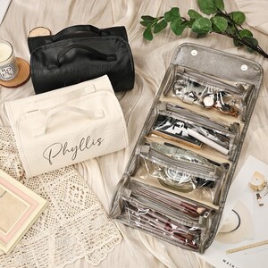 Accessoires de voyage, trousse de toilette à suspendre avec nom, organiseur de maquillage de voyage personnalisé, pochettes transparentes amovibles, pochette cadeau de demoiselle d'honneur