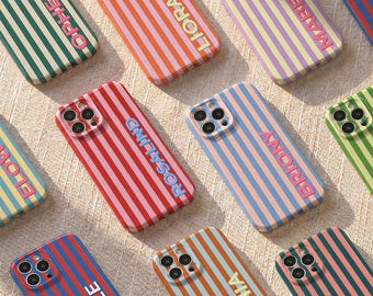 Funda para teléfono personalizada con nombre, rayas, acabado brillante y suave. Funda delgada con monograma personalizado para iPhone 17e, 16e, 17, 16, 15, 14, 13, 12, 11 Pro Max, Plus y Mini.