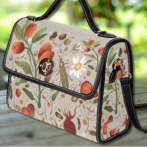 Cottagecore Meadow Berries Satchel Handbag Purse, Boho Canvas Satchel Bag Purse, sac orange floral rétro avec bracelet en cuir végétalien, nature estivale