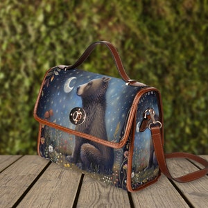 Porte-monnaie Moon Gaze Bear, ours cottage sombre, sac à main cartable rétro, sac ours forestier mignon, sac à bandoulière en cuir végétalien, cadeau pour amoureux des ours