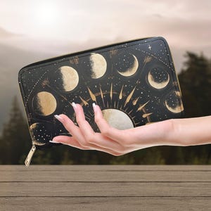 Monedero con fase lunar, monedero de bruja, monedero celestial oscuro, monedero negro con cremallera dorada, monedero gótico con luna de Dark Academia, bolso witchcore