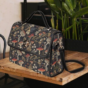 Bolso satchel de lona negra con diseño de setas del bosque, estilo cottagecore oscuro, con asa superior, estilo hippie, bohemio, de cuero vegano, con diseño de seta de bruja, Forstcore