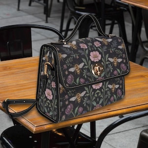 Floral Bienen Cottagecore Canvas Umhängetasche, Schultertasche mit Bienen-Griff, Garten Geldbörse, Bienenliebhaber Geschenk, Hummel Geldbörse, dunkle Blumenhandtasche