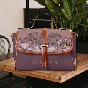 Sac à main cartable rétro fleur de lotus prune, sac Cottagecore automne, sac à bandoulière en cuir végétalien, sac à main violet, cadeau pour elle, sac rose à poignée supérieure
