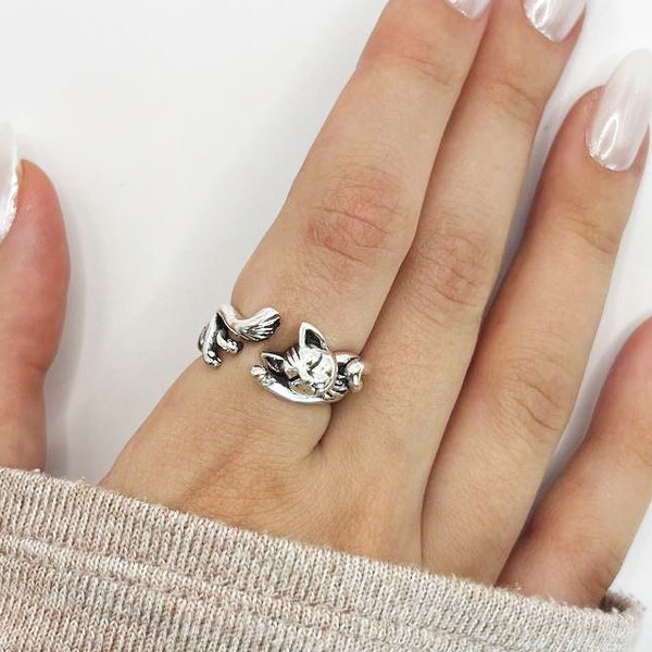 Adorable Adjustable Stretching Cat Ring: Friendship, Animal Lover's Statement, Pet Affection, Relaxed Rolling Kitty, Cute Feline Silver