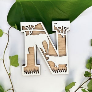 Signo de pared de Safari / Signo de pared personalizado / Signo de nombre / Decoración temática de la selva / Arte de vivero Safari / Signo de pared de madera / decoración de vivero safari