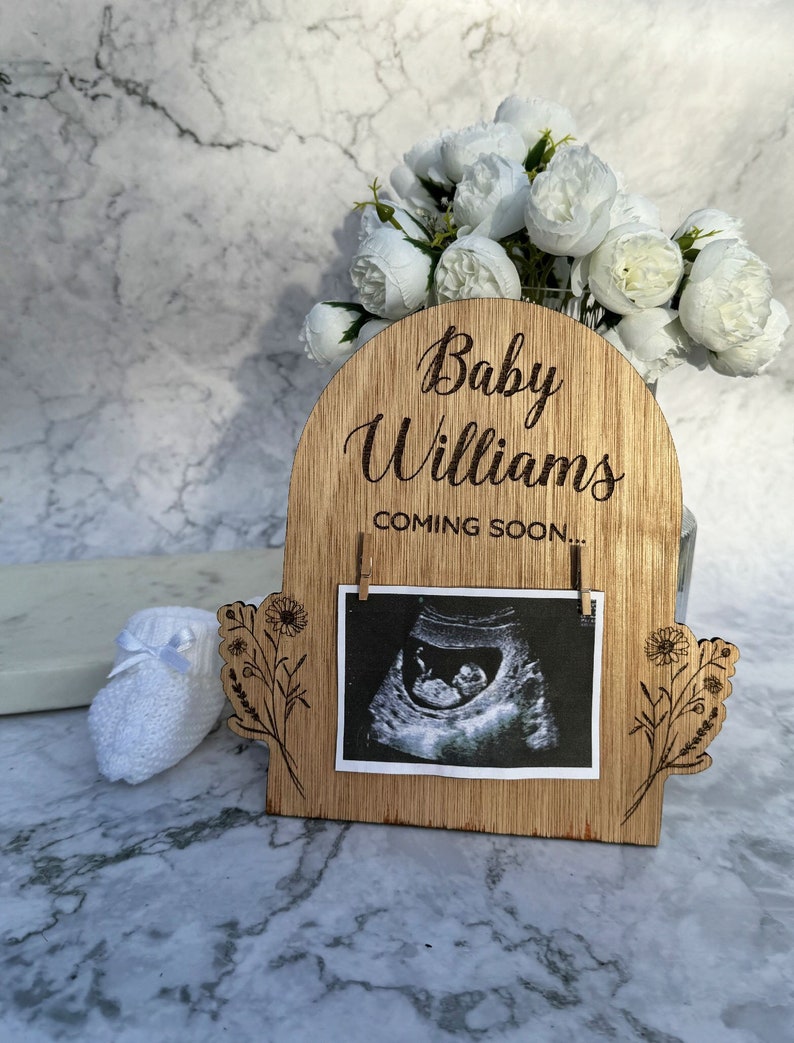 Personalized wooden keepsake for baby, "Coming Soon" announcement. Features hooks for sonogram pictures, to celebrate pregnancy and the arrival of a new family member. BabyAnnouncement |.SonogramFrame | pregnancyAnnouncement