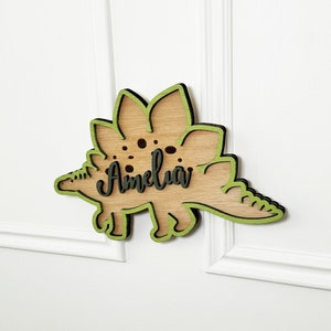 Placa de porta de dinossauro, nome personalizado, letra, placa de berçário de dinossauro, decoração personalizada de quarto de menino, presente para amantes de dinossauro