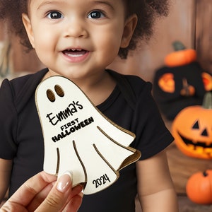 Personalized Engraved Baby’s First Halloween Name Plaque | Pumpkin Keepsake Decoration | Wooden Baby Gift | Social Media Photo Prob Disc