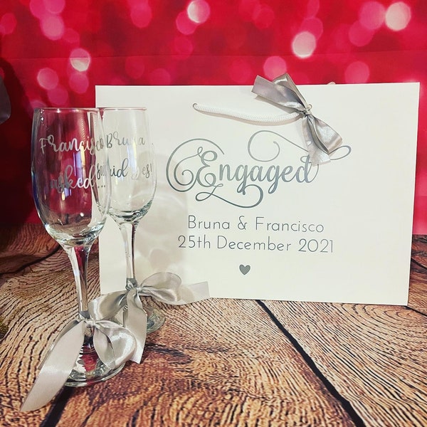 Engagement Gift set | Gift bag and Champagne flutes | Personalised | Engaged | Soon to be Married | Mr & Mrs | Engagement Gifts | Couples