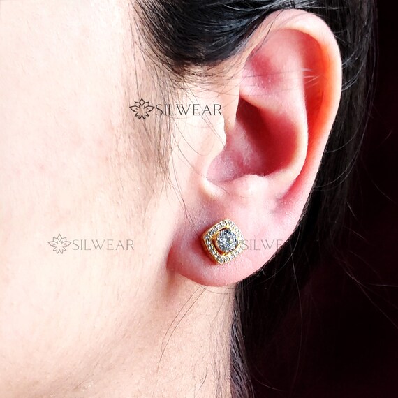 Essential V Stud Earrings S00 - Women - Fashion Jewelry