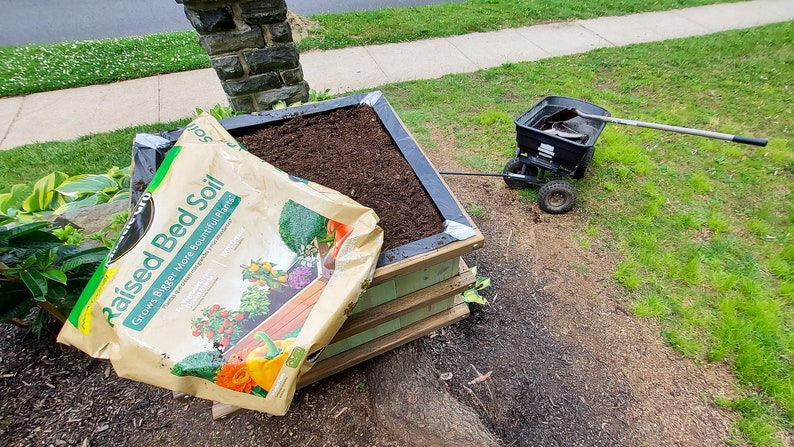 Sweet Stump Box MAKERS GUIDE Make An Ugly Tree Stump Into A Colorful Planter image 9