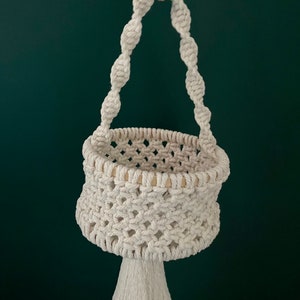 Macrame basket, flower girl basket, boho wedding accessory, plant holder, Easter Basket image 7